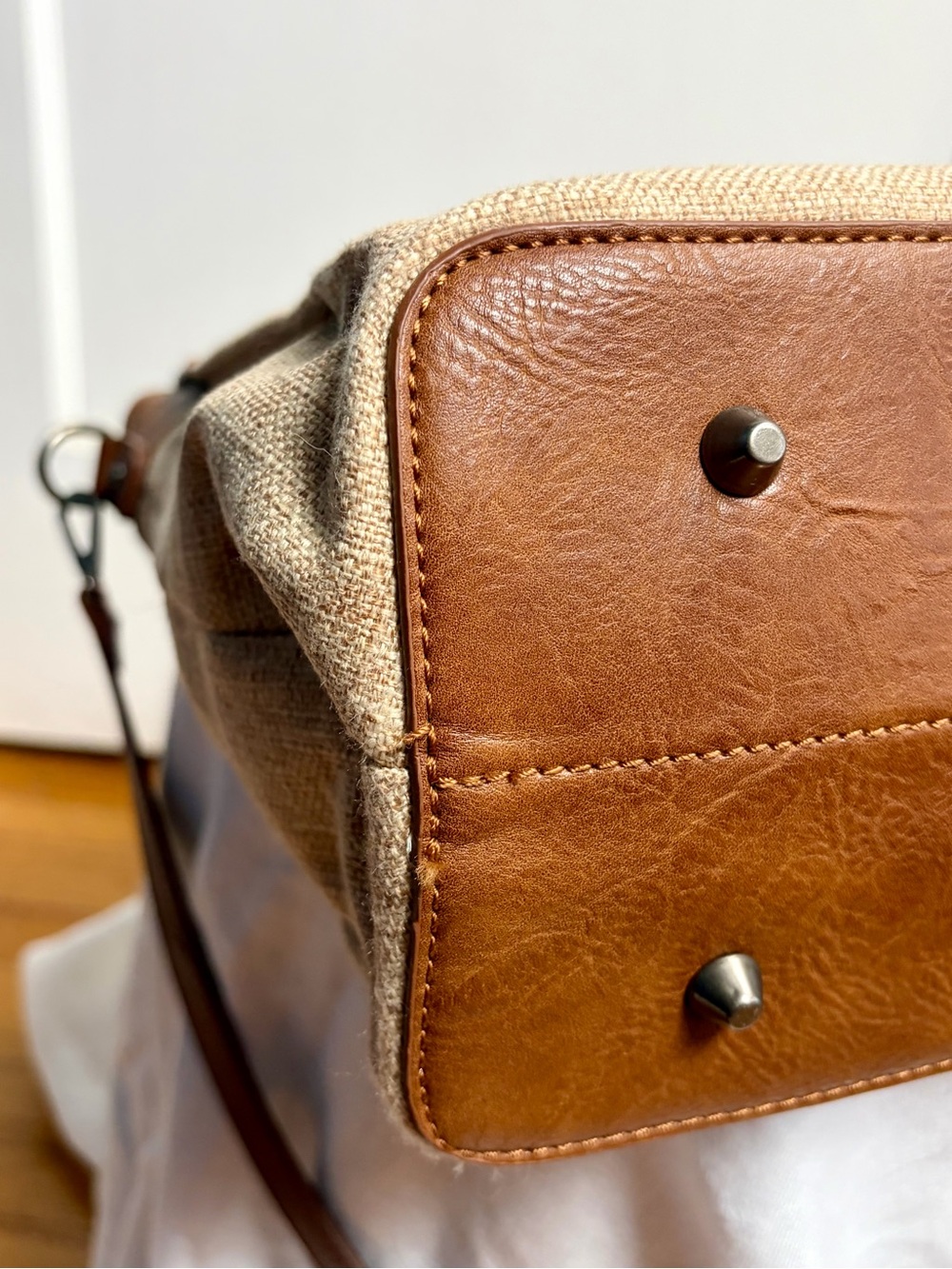 Wrangler Canvas Bucking Bronc Tote, PV Trim,leather handles, Xbody strap, unworn - Picture 11 of 14